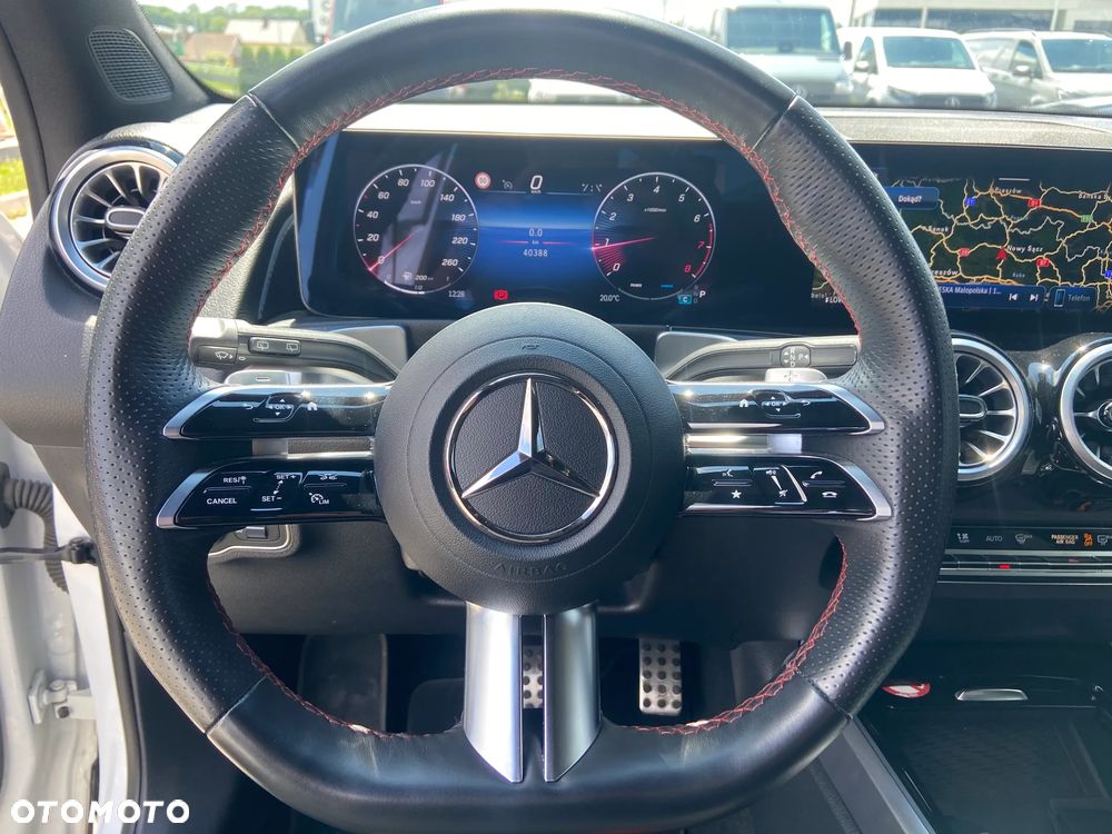 Mercedes-Benz GLB 200 AMG Line 7G-DCT - 12