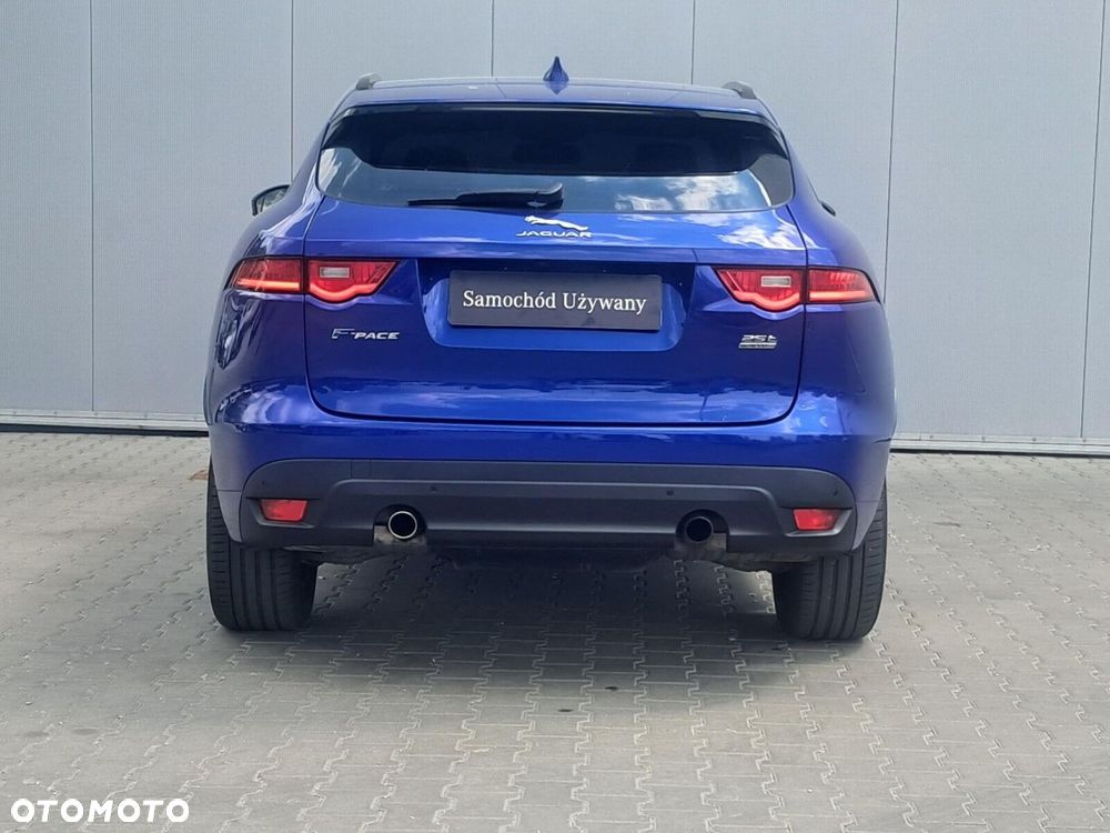 Jaguar F-Pace - 8