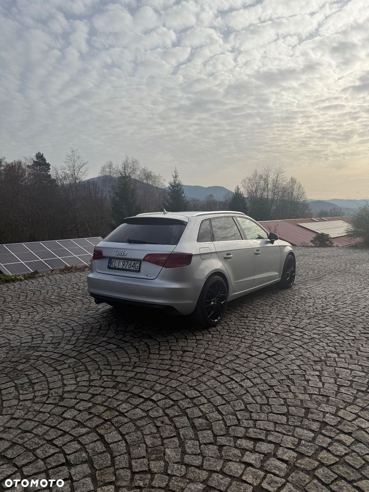 Audi A3 Sportback 1.6 TDI DPF S line Sportpaket - 3