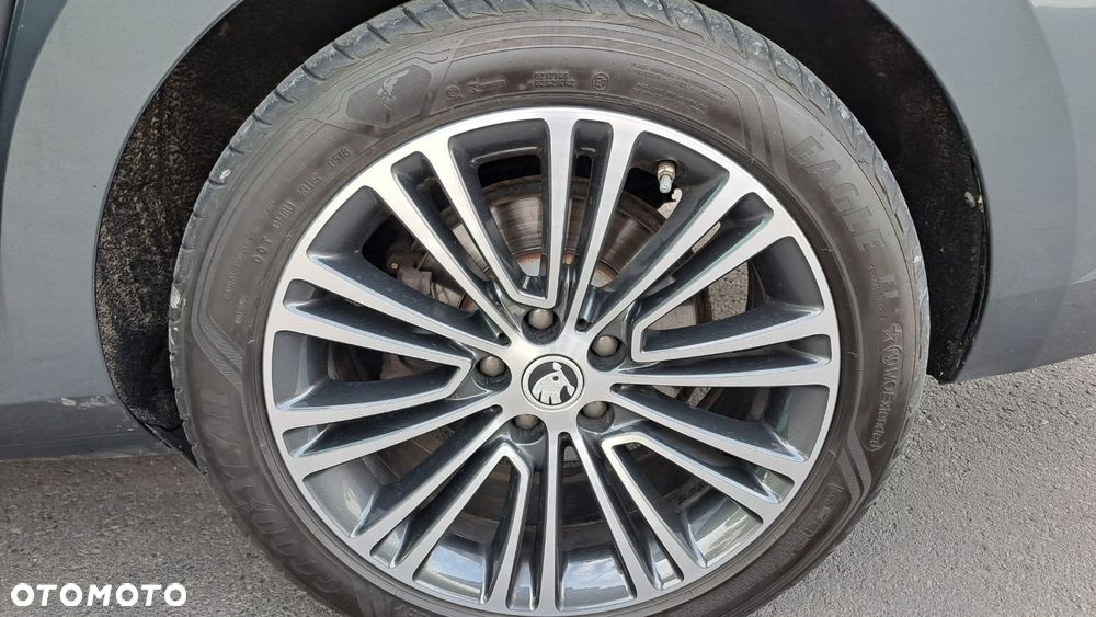 Skoda Superb 2.0 TDI DSG Premium Edition - 7