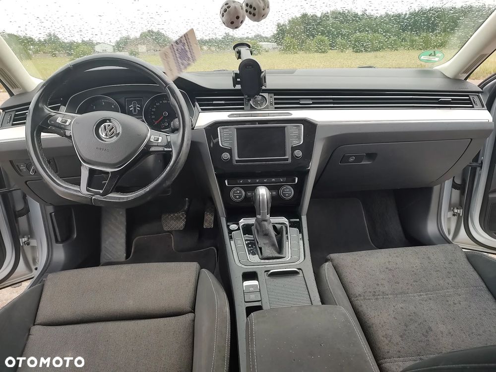 Volkswagen Passat 2.0 TDI SCR DSG Comfortline - 5