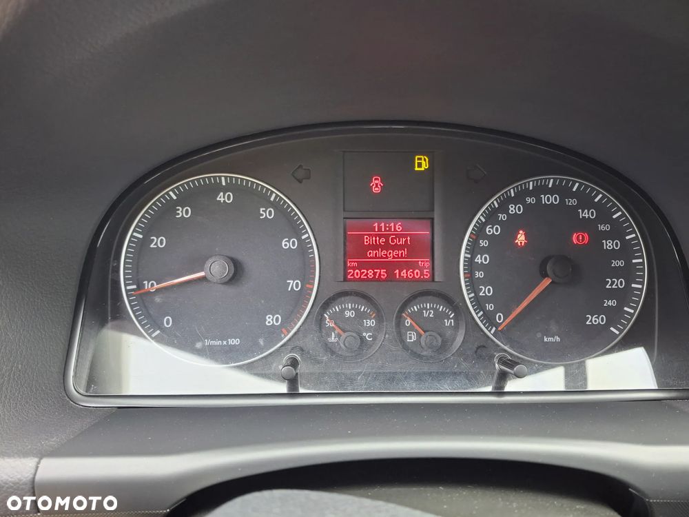 Volkswagen Touran 1.6 Basis - 26