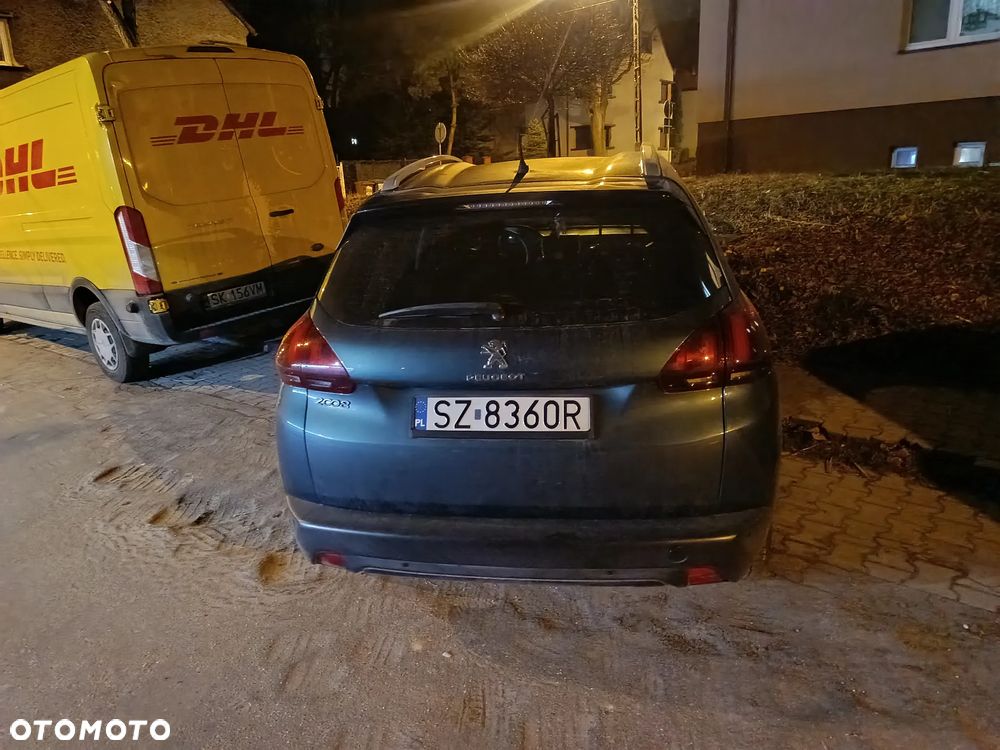 Peugeot 2008 1.2 Pure Tech Style - 11