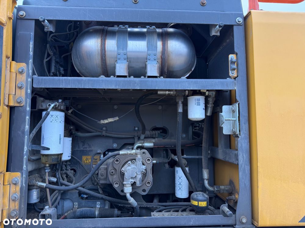 Volvo EC 250 EL - 16