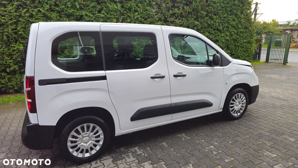 Toyota Proace City Verso 2025 photo 2