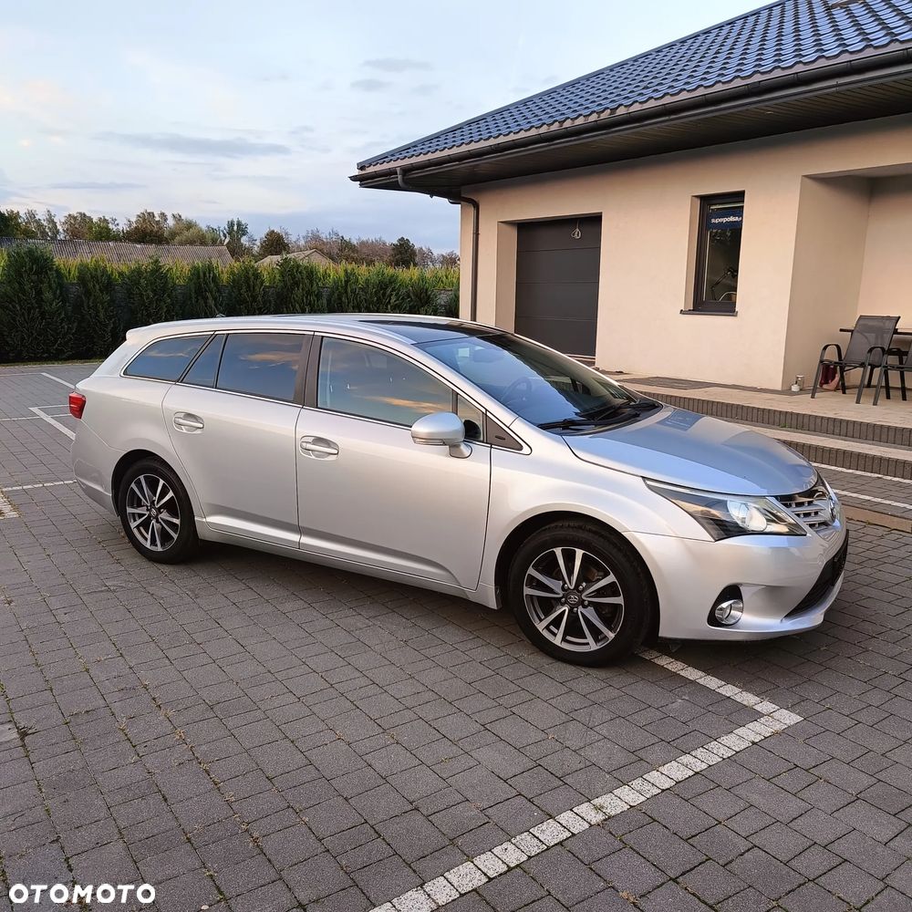 Toyota Avensis 2.0 D-4D - 32