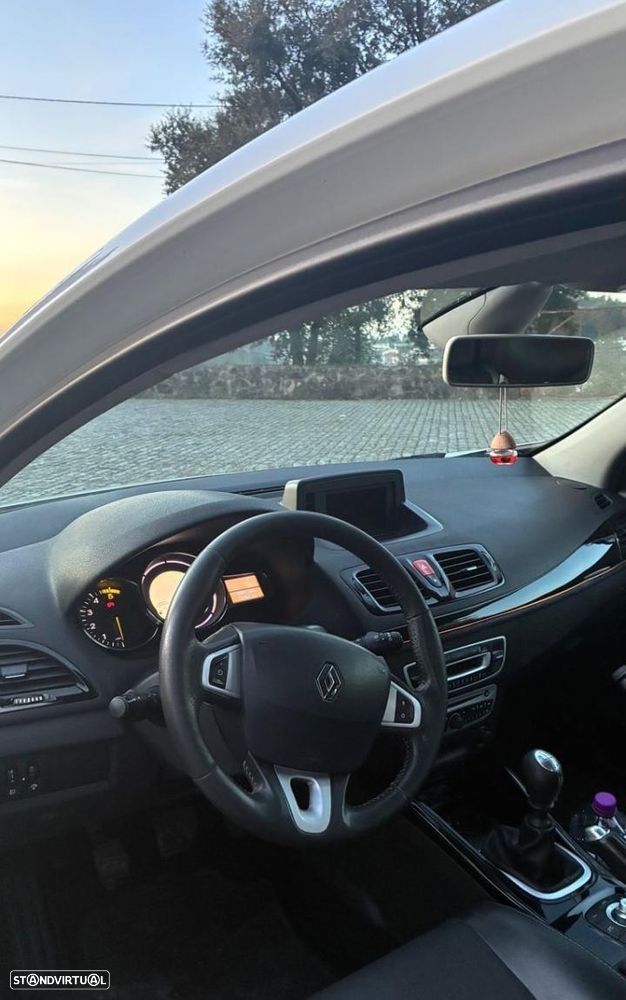 Renault Mégane Coupe Energy dCi 110 FAP Start & Stop GT Line - 4