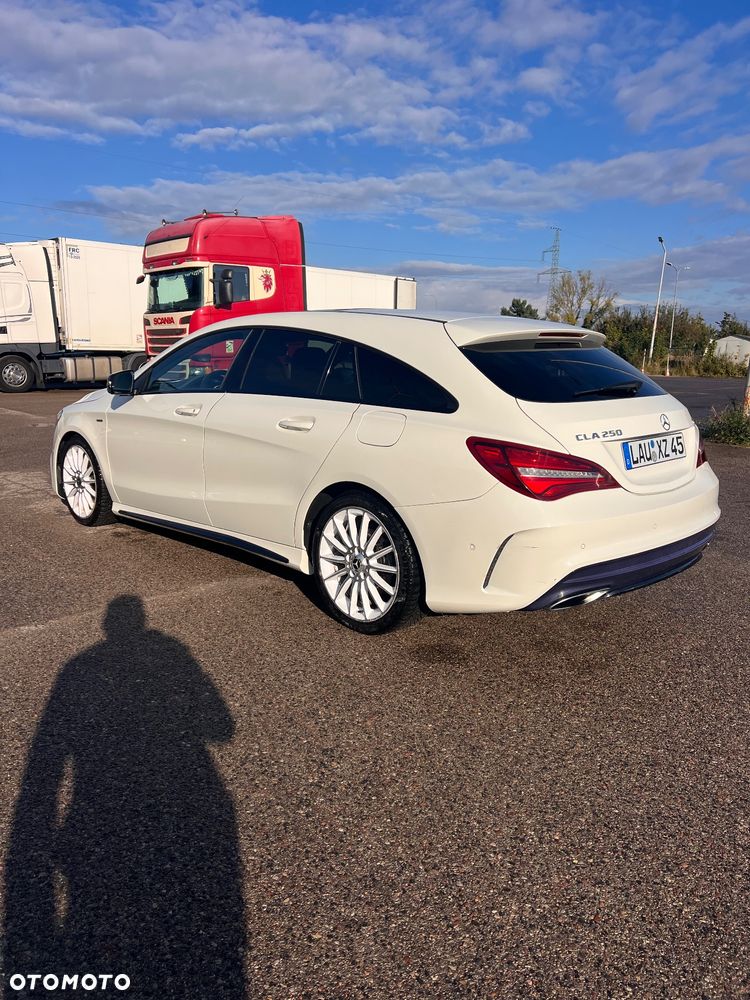 Mercedes-Benz CLA 250 4-Matic AMG Line - 7