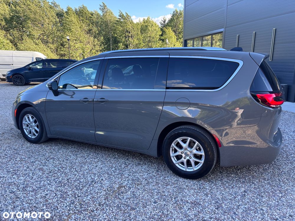 Chrysler Pacifica - 8