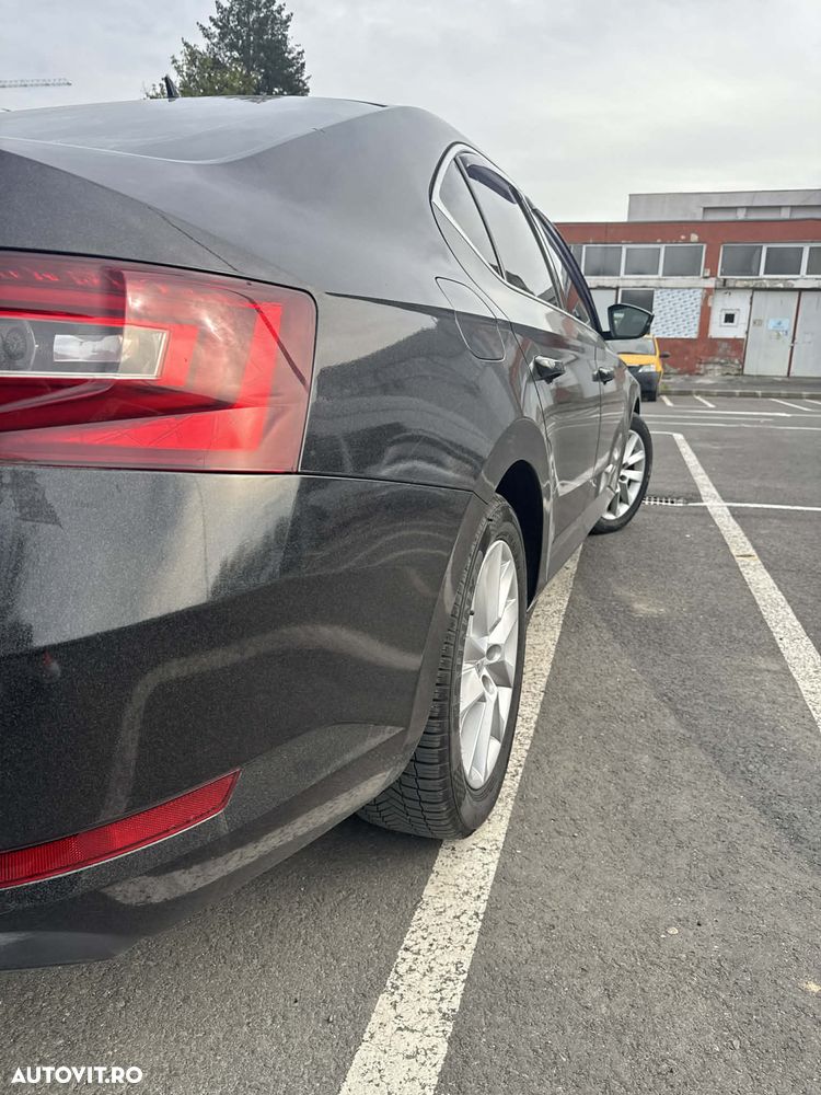 Skoda Superb 1.6 TDI DSG Style - 10
