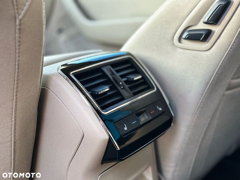 Skoda Superb 2.0 TDI SCR Style DSG - 12