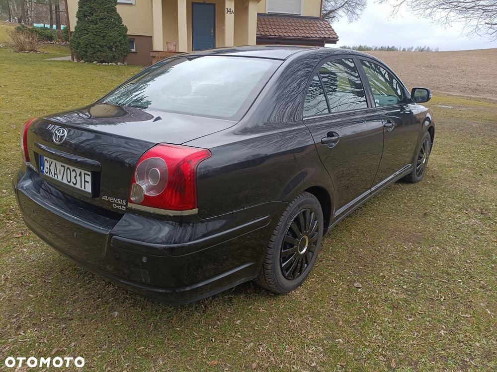 Toyota Avensis - 2