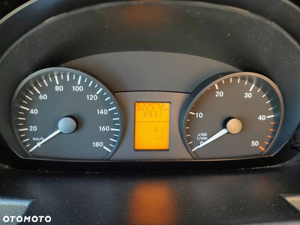 Mercedes-Benz Sprinter - 9