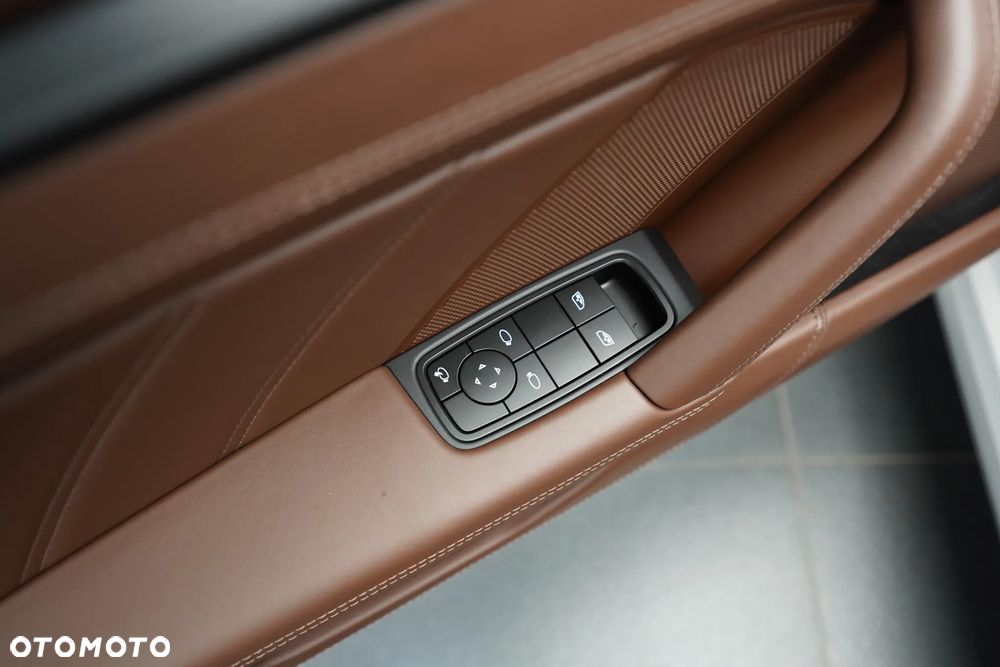 Porsche 911 Targa 4 GTS - 21