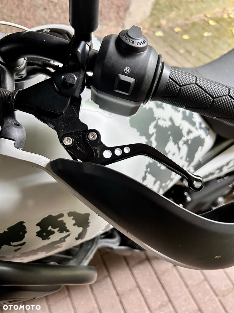 Royal Enfield Himalayan - 2