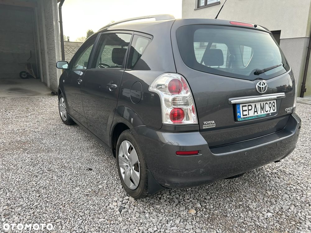 Toyota Corolla Verso - 3