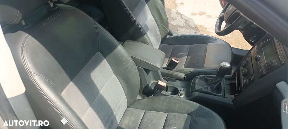 Skoda Octavia 2.0 TDI DPF Scout 4x4 - 6