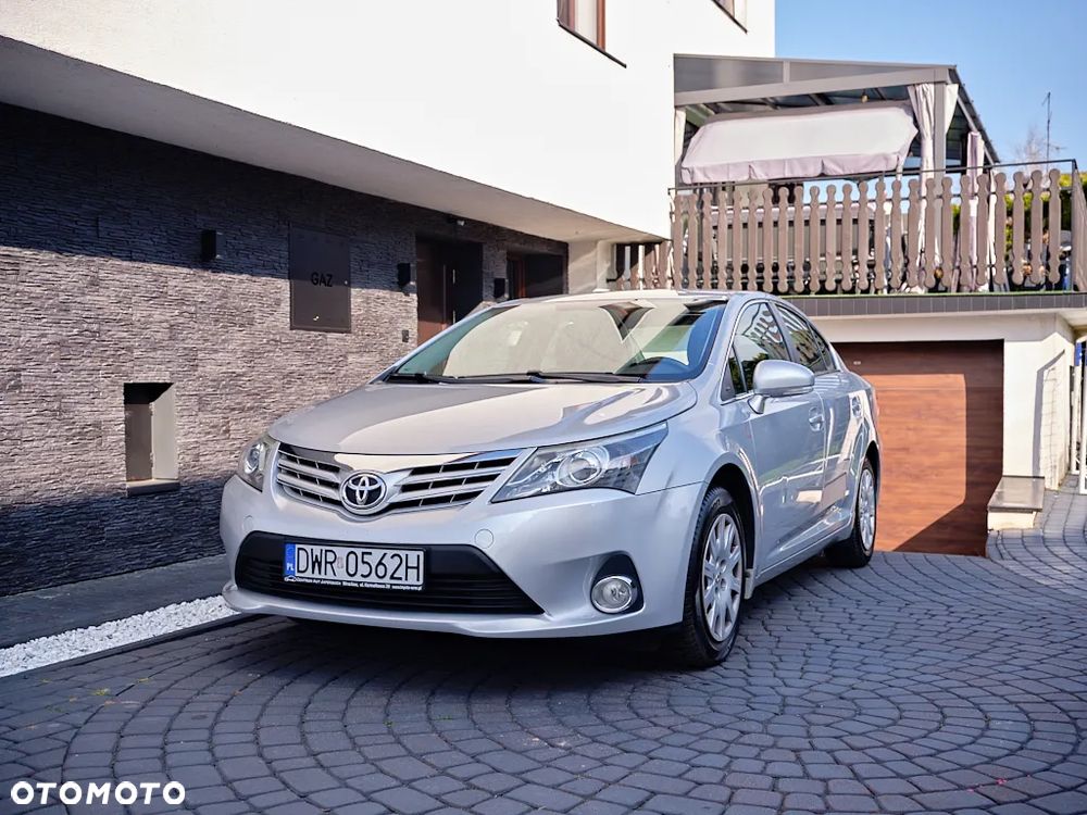 Toyota Avensis 1.8 Luna - 2