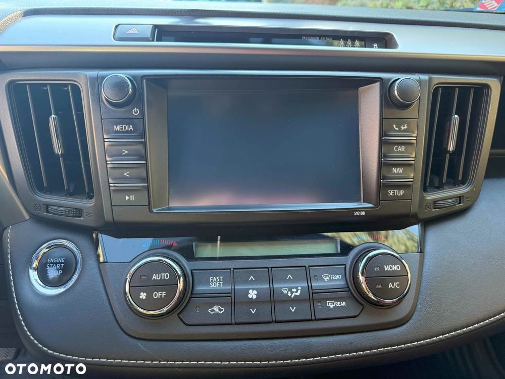 Toyota RAV4 - 8