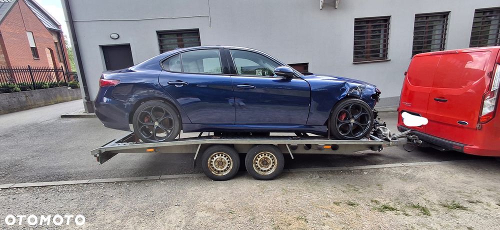 Alfa Romeo Giulia 2.2 AT8-Q4 Veloce - 5