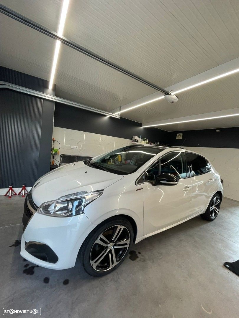 Peugeot 208 1.6 BlueHDi GT Line - 4