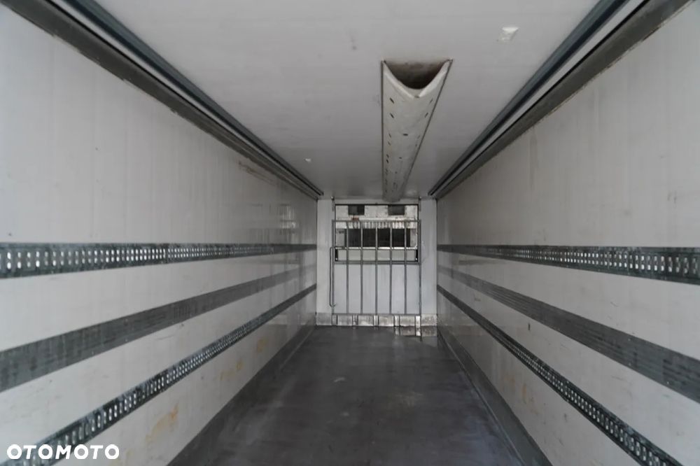 LeciTrailer CHŁODNIA / CARRIER VECTOR 1350  / OŚ PODNOSZONA / OSIE SAF - 15