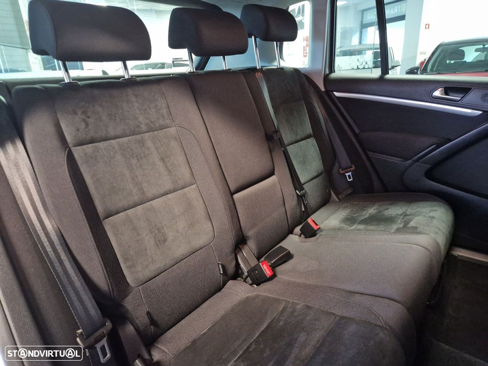 VW Tiguan 2.0 TDi Sport BlueMotion - 15