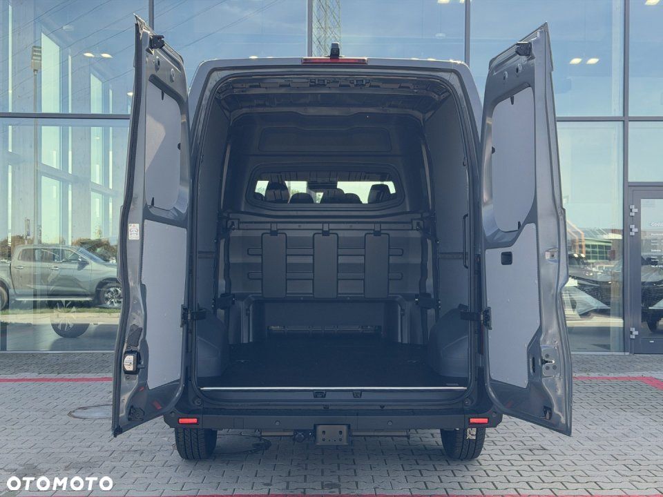 Nissan Interstar - 6