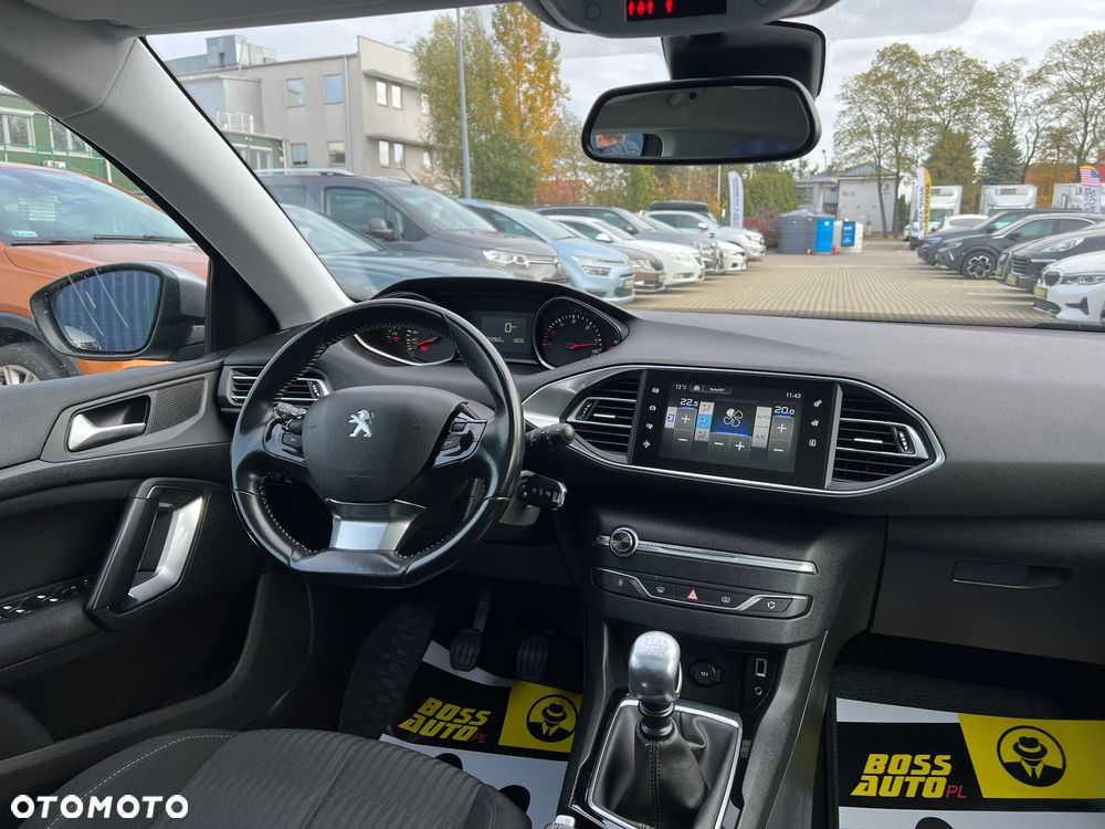 Peugeot 308 1.6 BlueHDi Allure S&S - 18