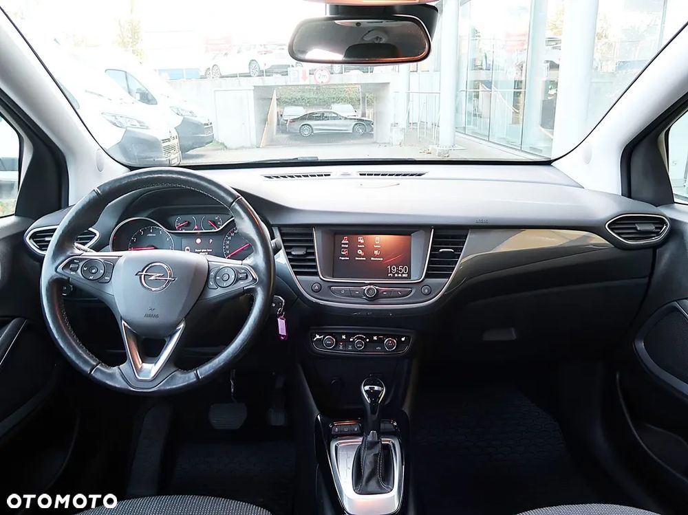 Opel Crossland X - 11