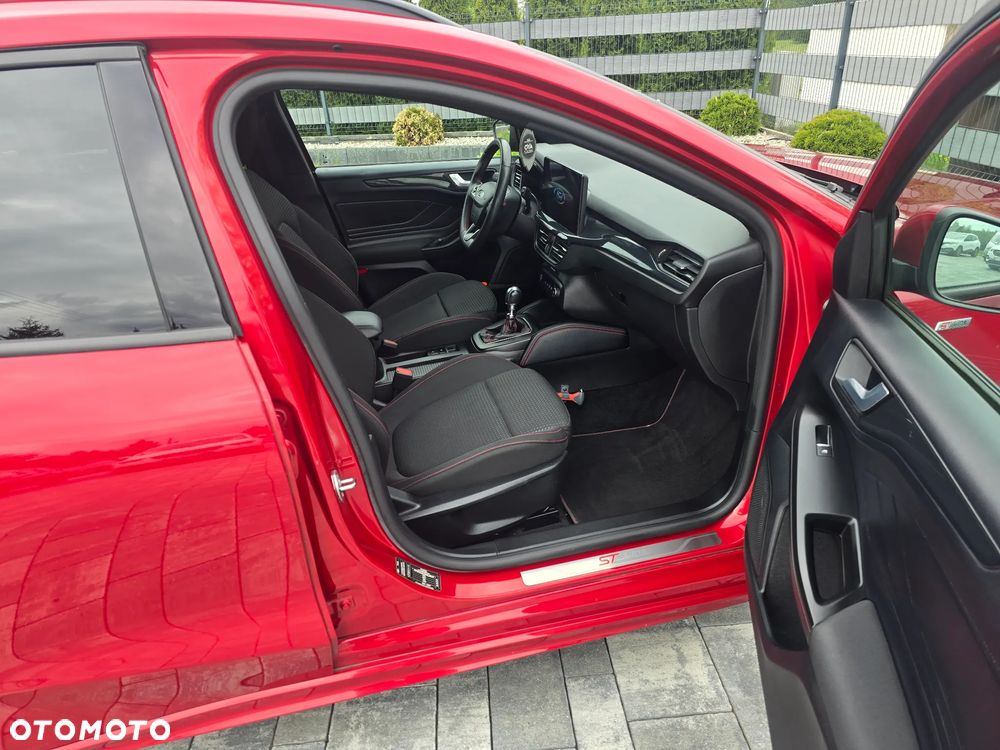 Ford Focus 1.0 EcoBoost Hybrid ST-LINE X - 9