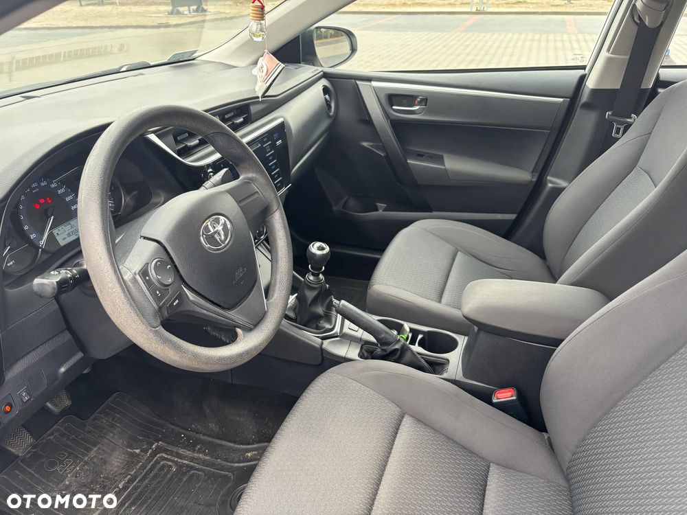 Toyota Corolla - 9