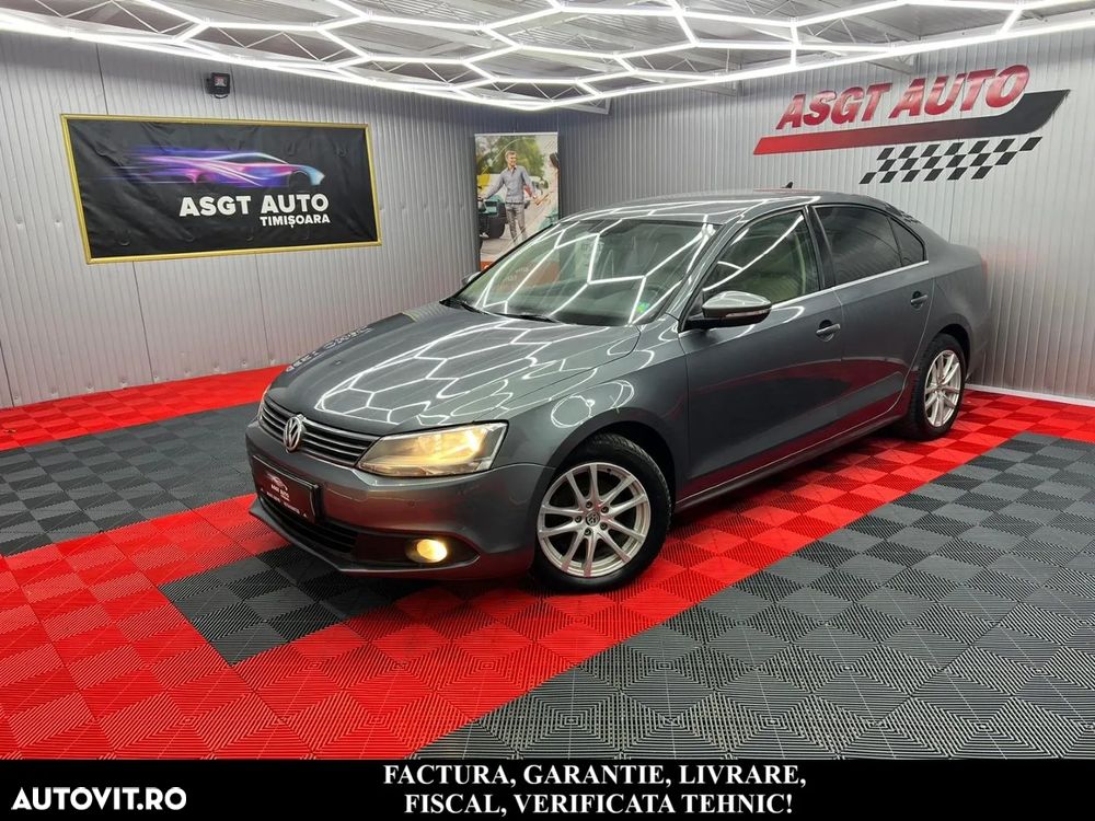 Volkswagen Jetta - 2