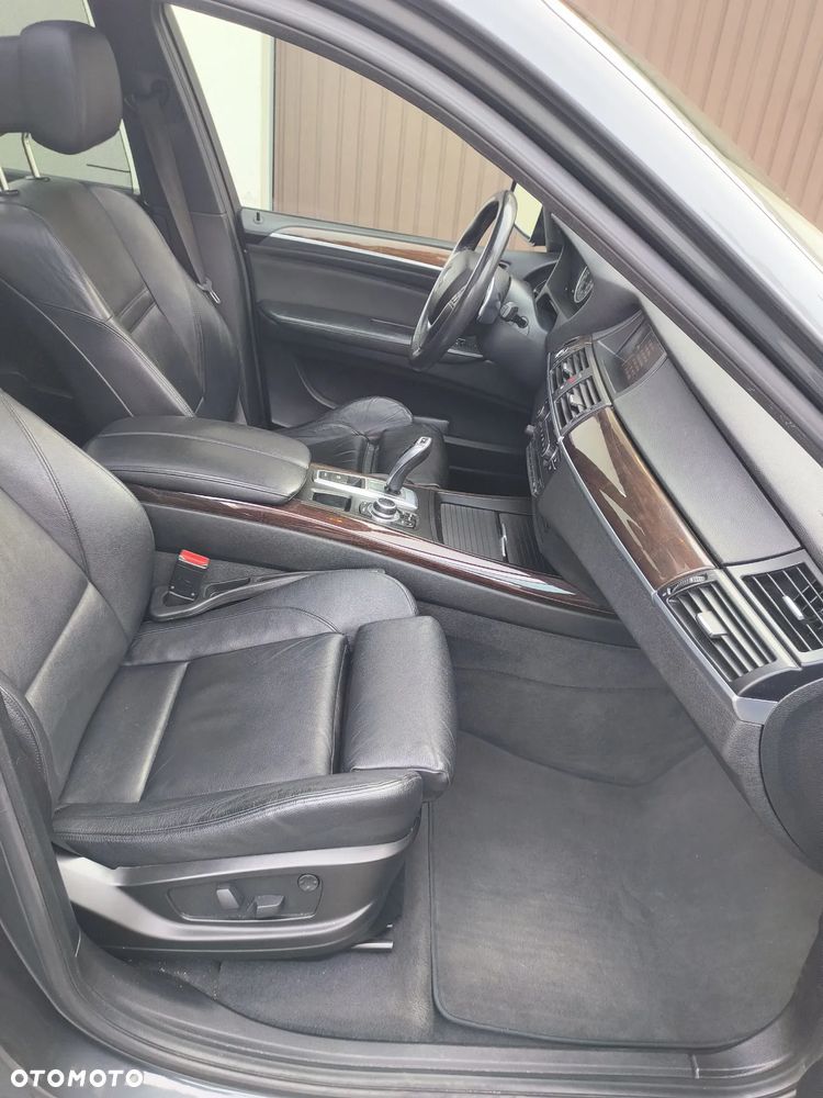 BMW X5 xDrive50i - 7