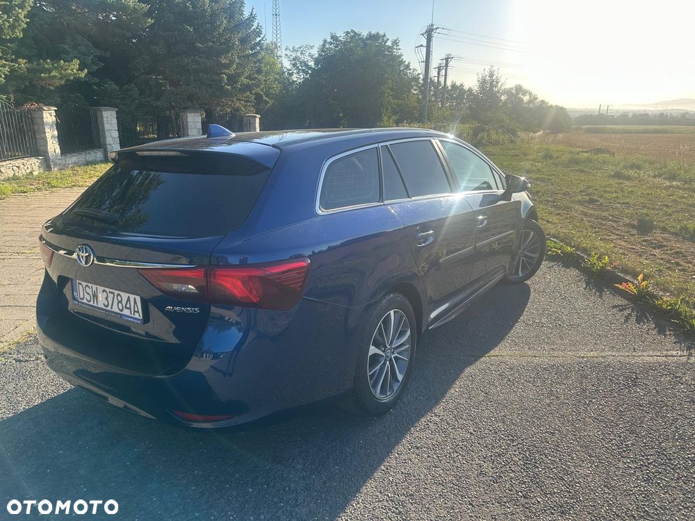 Toyota Avensis 2.0 D-4D Premium - 3