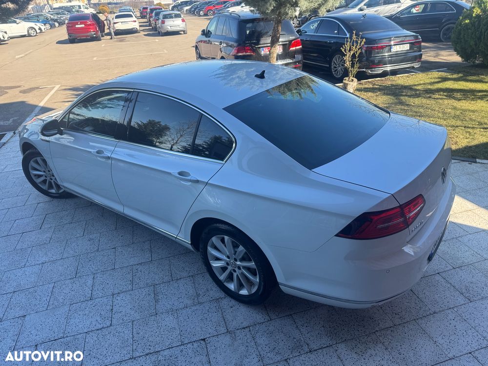 Volkswagen Passat 2.0 TDI SCR DSG 4Motion Business - 4