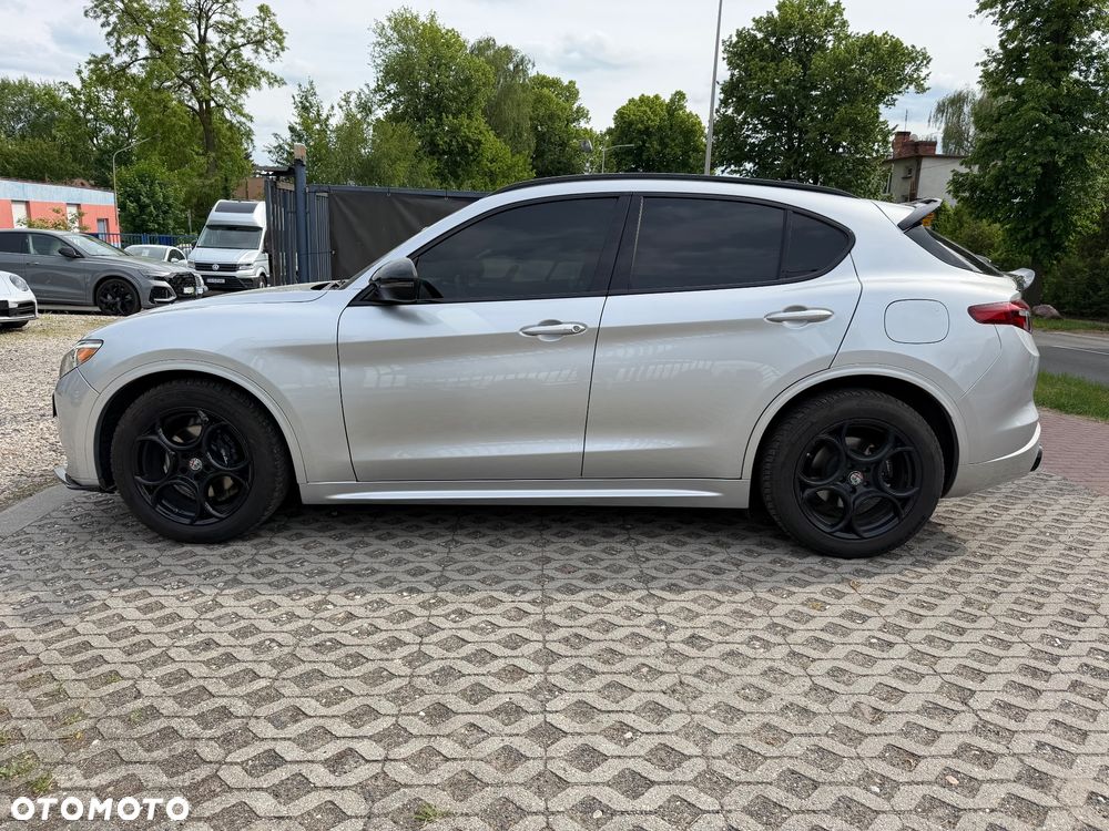 Alfa Romeo Stelvio 2.0 Turbo 16V AT8-Q4 Veloce - 9