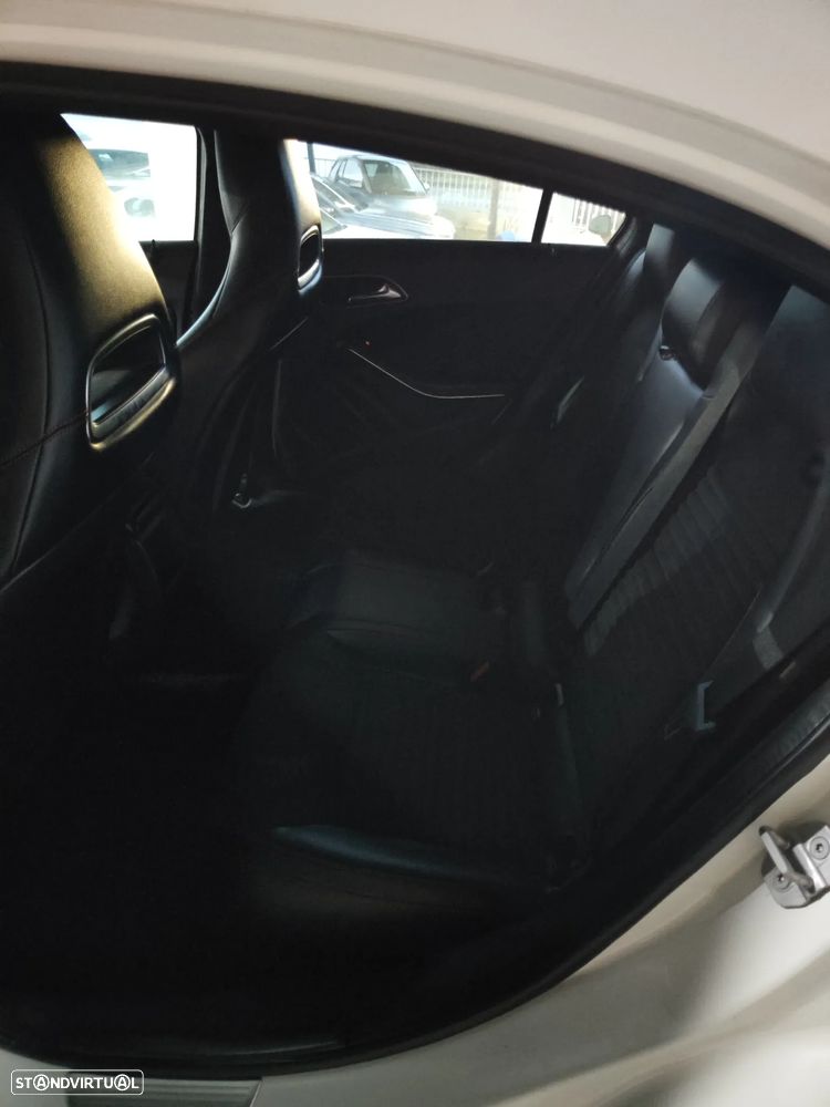 Mercedes-Benz A 180 CDI BE AMG Line - 10