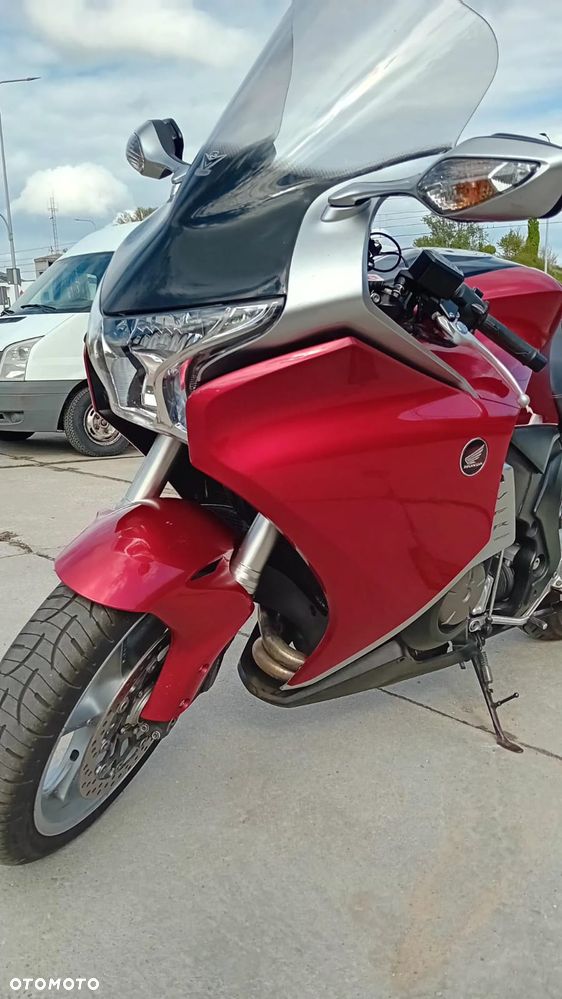 Honda VFR - 11