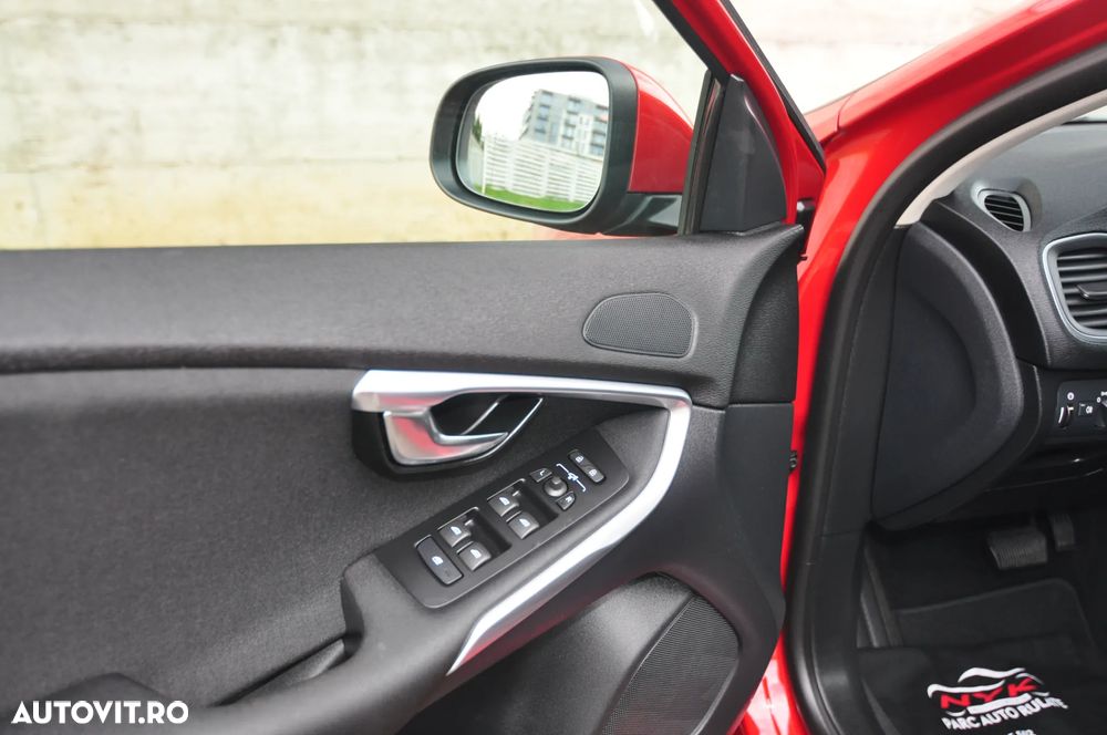 Volvo V40 T2 Geartronic Momentum - 15