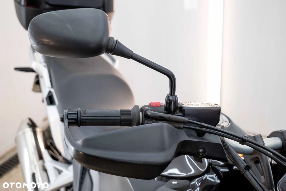 Honda VFR - 28