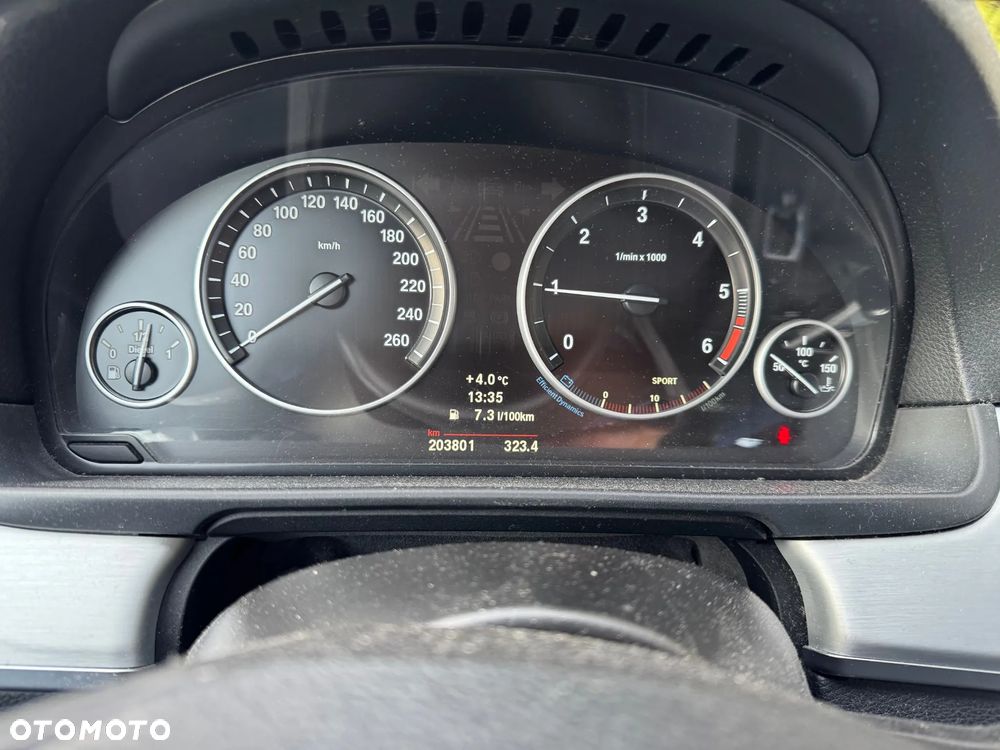 BMW Seria 5 525d - 9