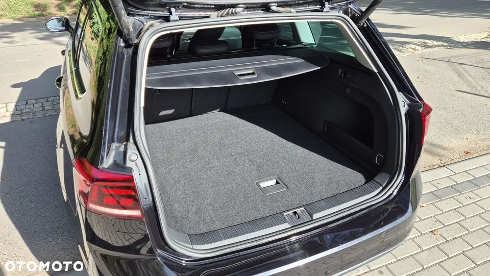 Volkswagen Passat - 18