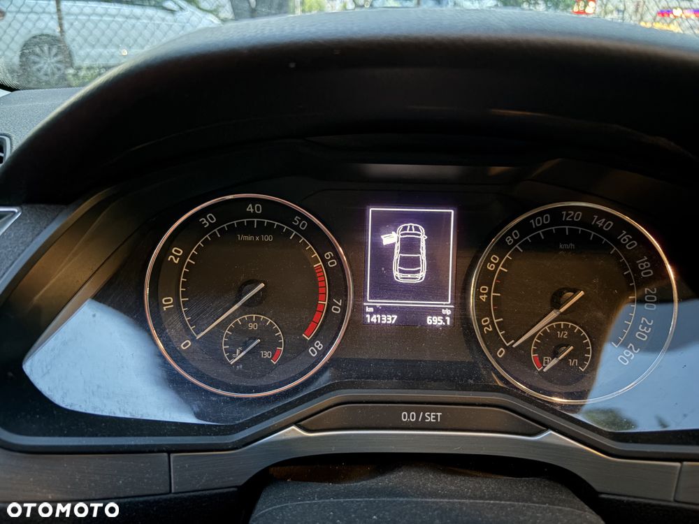 Skoda Superb 1.4 TSI ACT Ambition - 8