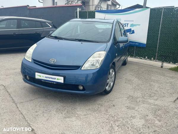 Toyota Prius (Hybrid) Luna