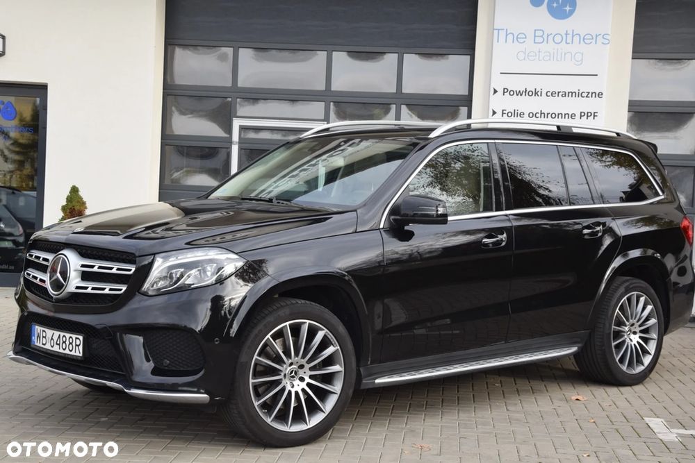 Mercedes-Benz GLS - 32
