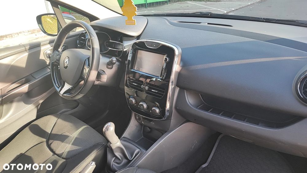 Renault Clio TCe 90 Luxe - 31