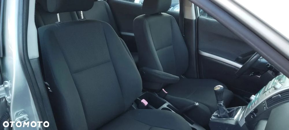 Toyota Corolla Verso 2.2 D-4D Gold + 7os - 21