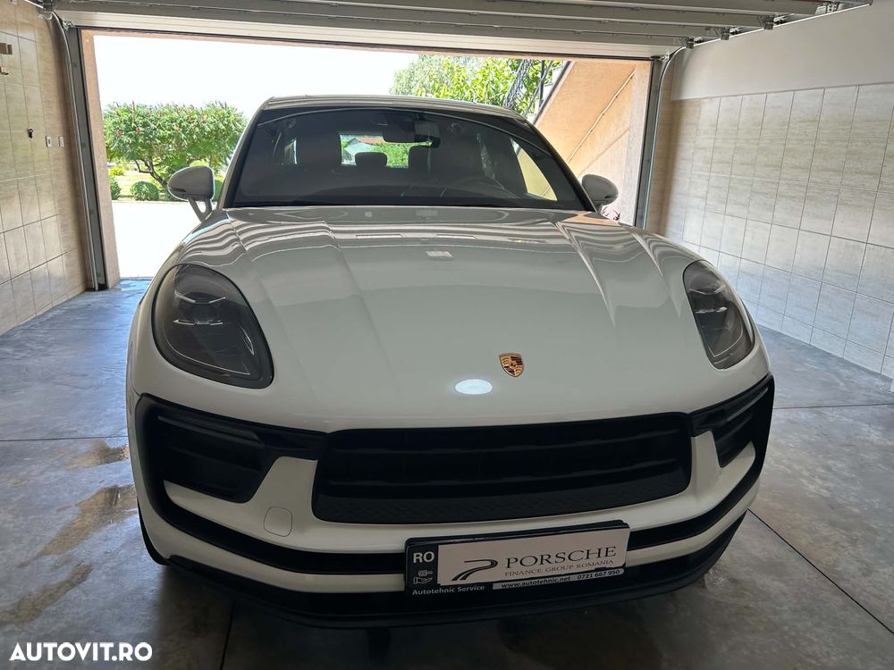 Porsche Macan - 1