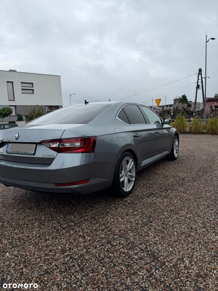 Skoda Superb 2.0 TDI Active DSG - 4